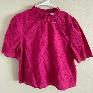Jennifer & Grace Vibrant Pink Eyelet Blouse w/Sleeve‎ & Neck size Medium